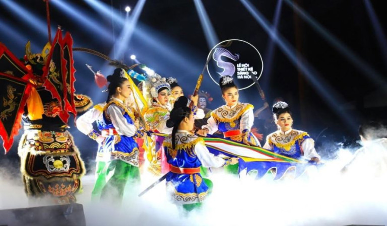 Hoạt động văn hóa nghệ thuật trong Khai mạc Lễ hội Thiết kế Sáng tạo Hà Nội 2023 (Ảnh: Ban tổ chức sự kiện)