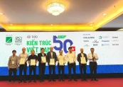 Tri ân các diễn giả tại Hội thảo