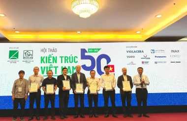 Tri ân các diễn giả tại Hội thảo