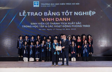 Sinh viên tốt nghiệp xuất sắc Đặng Nguyễn Việt Hưng