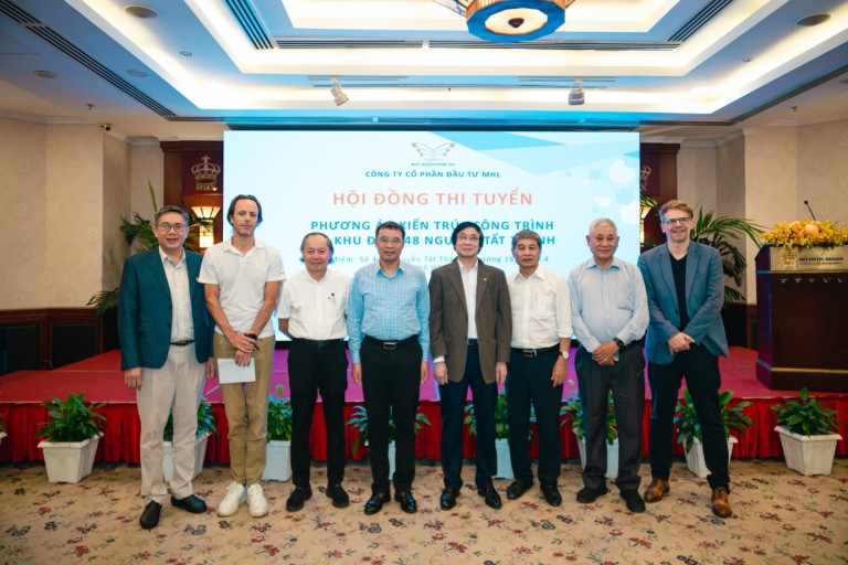 Tất cả thành viên Hội Đồng Chấm Thi đều có mặt đầy đủ từ rất sớm, trong không khí nghiêm túc, khách quan và chuyên nghiệp.