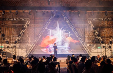 Toàn cảnh sân khấu TRIO