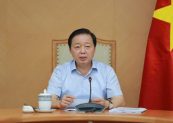 Phó Thủ tướng Trần Hồng Hà làm việc với Bộ Xây dựng và Hội Kiến trúc sư Việt Nam về thiết kế mẫu nhà ở xã hội - Ảnh: VGP/Minh Khôi