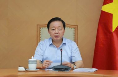Phó Thủ tướng Trần Hồng Hà làm việc với Bộ Xây dựng và Hội Kiến trúc sư Việt Nam về thiết kế mẫu nhà ở xã hội - Ảnh: VGP/Minh Khôi