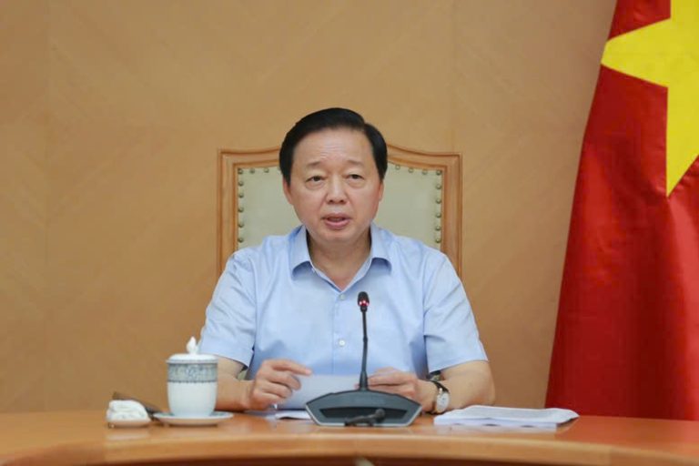 Phó Thủ tướng Trần Hồng Hà làm việc với Bộ Xây dựng và Hội Kiến trúc sư Việt Nam về thiết kế mẫu nhà ở xã hội - Ảnh: VGP/Minh Khôi