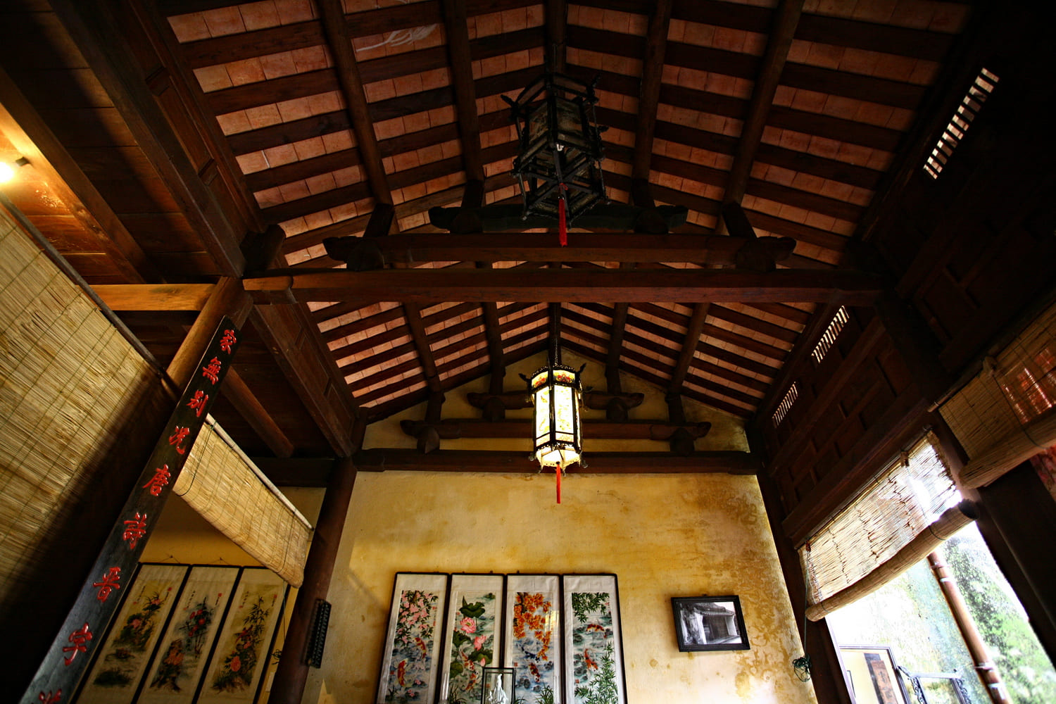 Không gian sinh hoạt chung ở phía trong