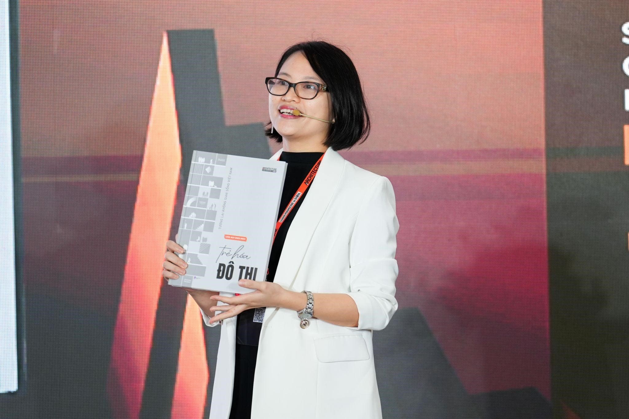 Ths Nguyễn Quỳnh giới thiệu sách chuyên đề LIXIL ALP 2023 - 2024 tại sự kiện