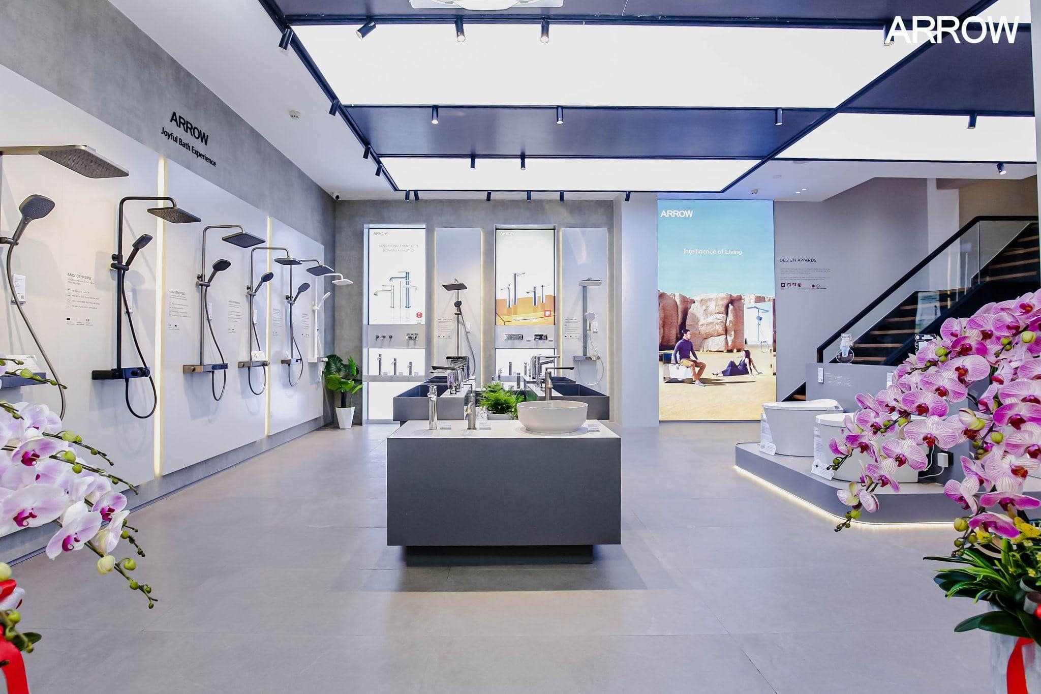 ARROW Flagship Showroom sở hữu 3 tầng lầu với tổng diện tích lên tới 1000㎡ được đánh giá là cửa hàng trưng bày quy mô lớn tại TP.HCM - Ảnh: DNCC