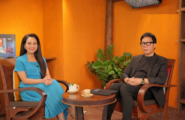 KTS Lê Trương trong một tập của podcast Trend+