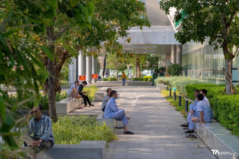Không gian chữa lành tại Bệnh viện Quân y 175 được thiết kế dựa trên triết lý “Chữa lành từ thiên nhiên”