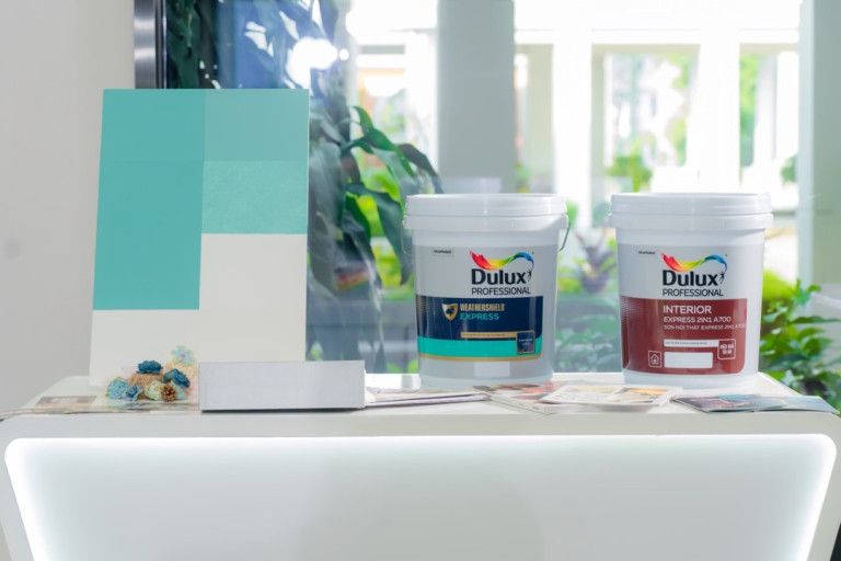 Với Dulux Professional, tính bền vững đã vượt ra khỏi thùng sơn và trở thành một quy trình toàn diện, từ khâu sản xuất, thi công và vận hành của công trình.