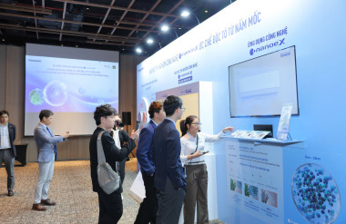 Khách tham dự tìm hiểu về công nghệ công nghệ nanoe™ X thế hệ 3