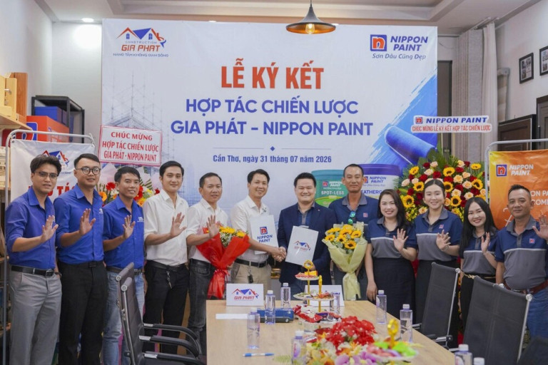 Lễ ký kết hợp tác giữa Nippon Paint và công ty Tư vấn - Xây dựng Gia Phát với sự tham gia của đại diện hai bên - Nippon Paint