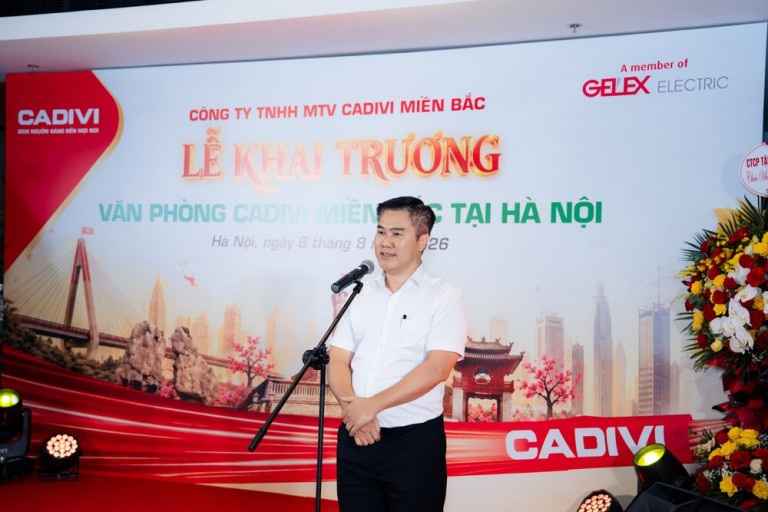 Ông Lê Trần Vĩnh – TGĐ Công ty CP Dây cáp điện Việt Nam (CADIVI) chúc mừng CADIVI Miền Bắc và nhấn mạnh nhiệm vụ quyết tâm xây dựng CADIVI Miền Bắc phát triển hơn