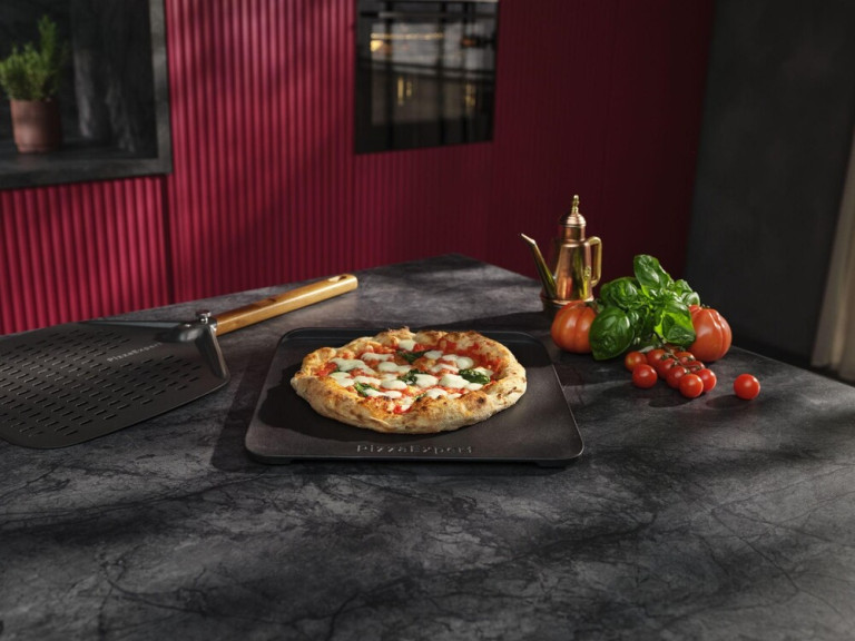 PizzaExpert mang tinh hoa của lò gạch Ý truyền thống vào không gian bếp gia đình.