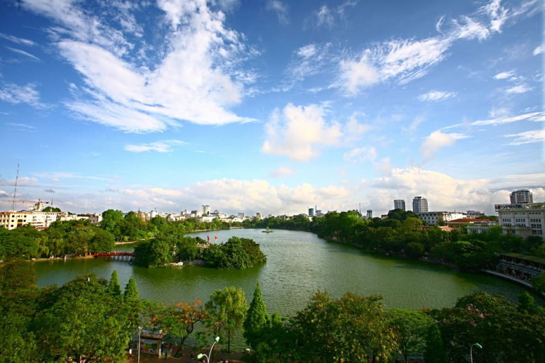 Toàn cảnh Hồ Gươm