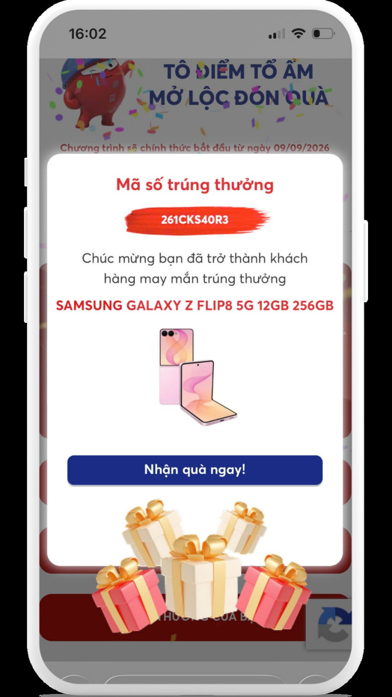 Khách hàng quét QR trên thẻ cào, nhập mã số may mắn trên website và nhận kết quả ngay sau khi tham gia. (Hình ảnh chỉ mang tính chất minh họa)