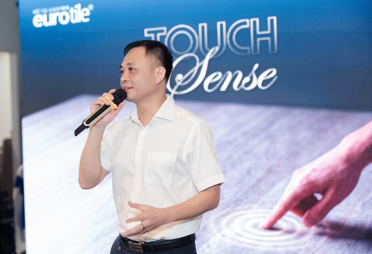 Đại diện thương hiệu Eurotile chia sẻ định hướng phát triển sản phẩm, lấy công nghệ, thẩm mỹ và trải nghiệm người dùng làm trọng tâm.