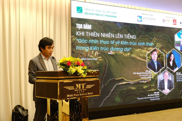 TS. KTS. Tô Văn Hùng – Chủ tịch Hội Kiến trúc sư Thành phố Đà Nẵng phát biểu khai mạc Tọa đàm