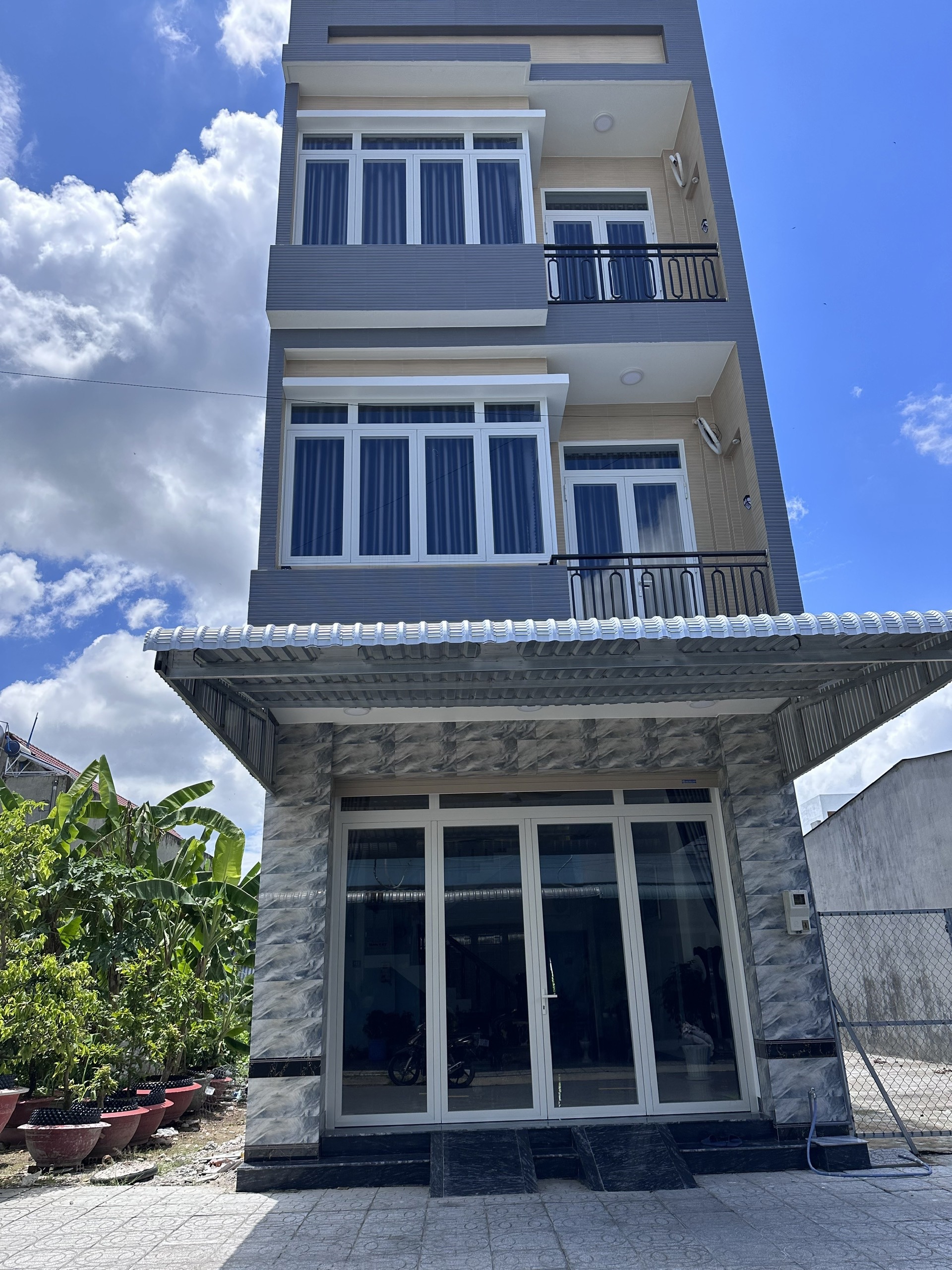 NHÀ MẶT TIỀN NGAY CHỢ MỸ PHÚ - CAO LÃNH ĐỒNG THÁP; 5 x 17m; 85m2; Trệt, 2 Lầu; 4 Tỷ 900Thiên Kim Land