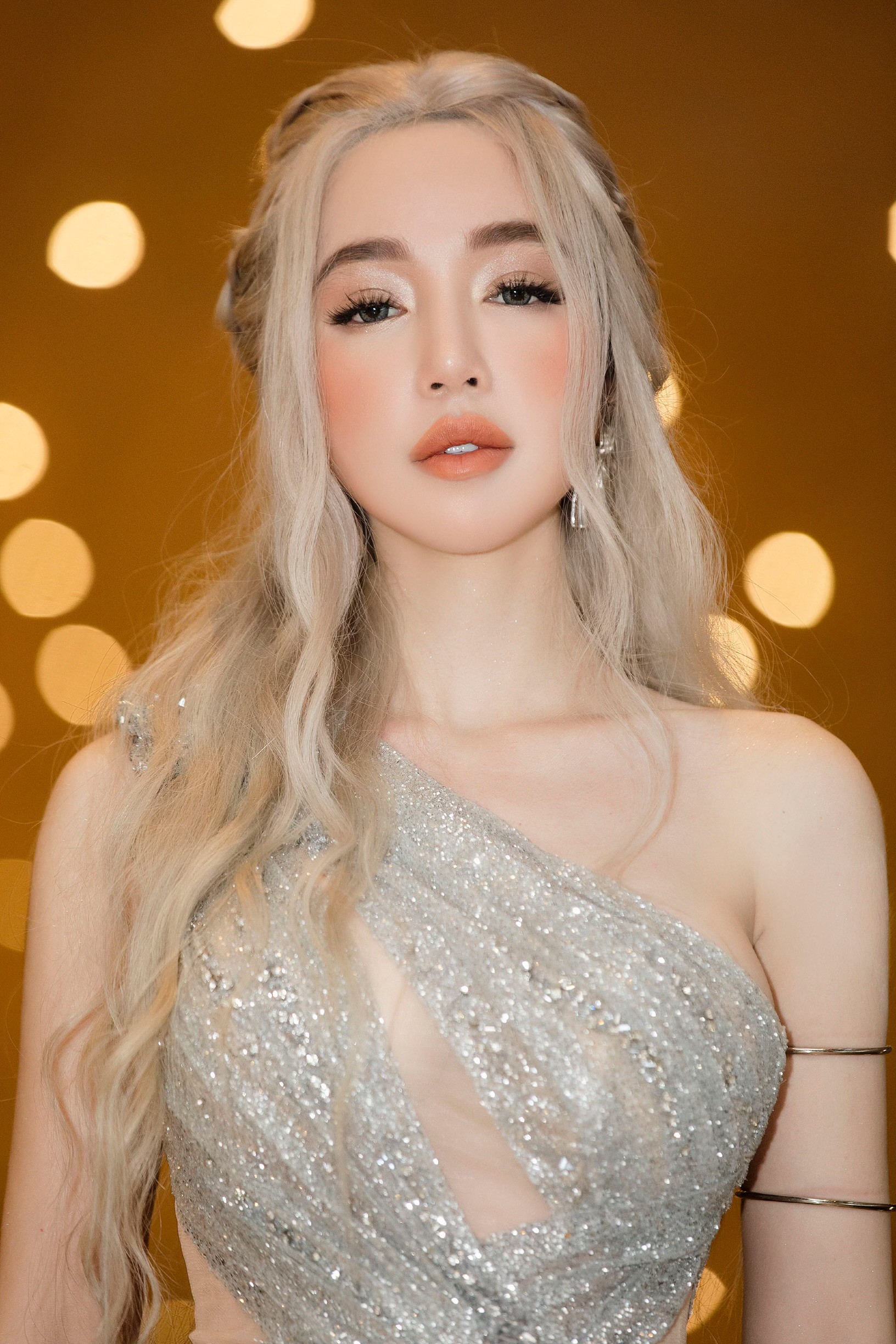 Elly Trần