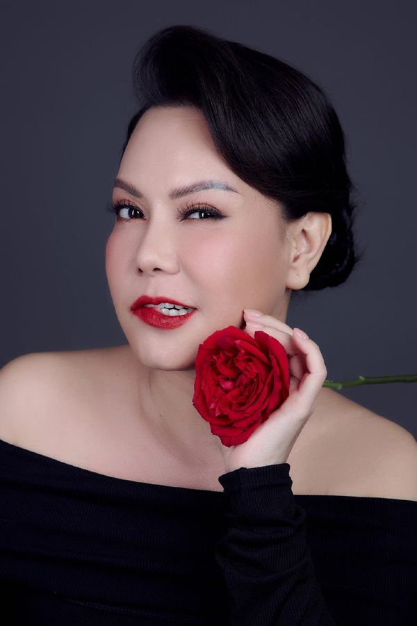 Việt Hương